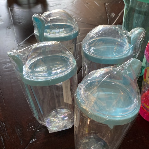 Bundle of fun plastic mugs. New. - Picture 3 of 4